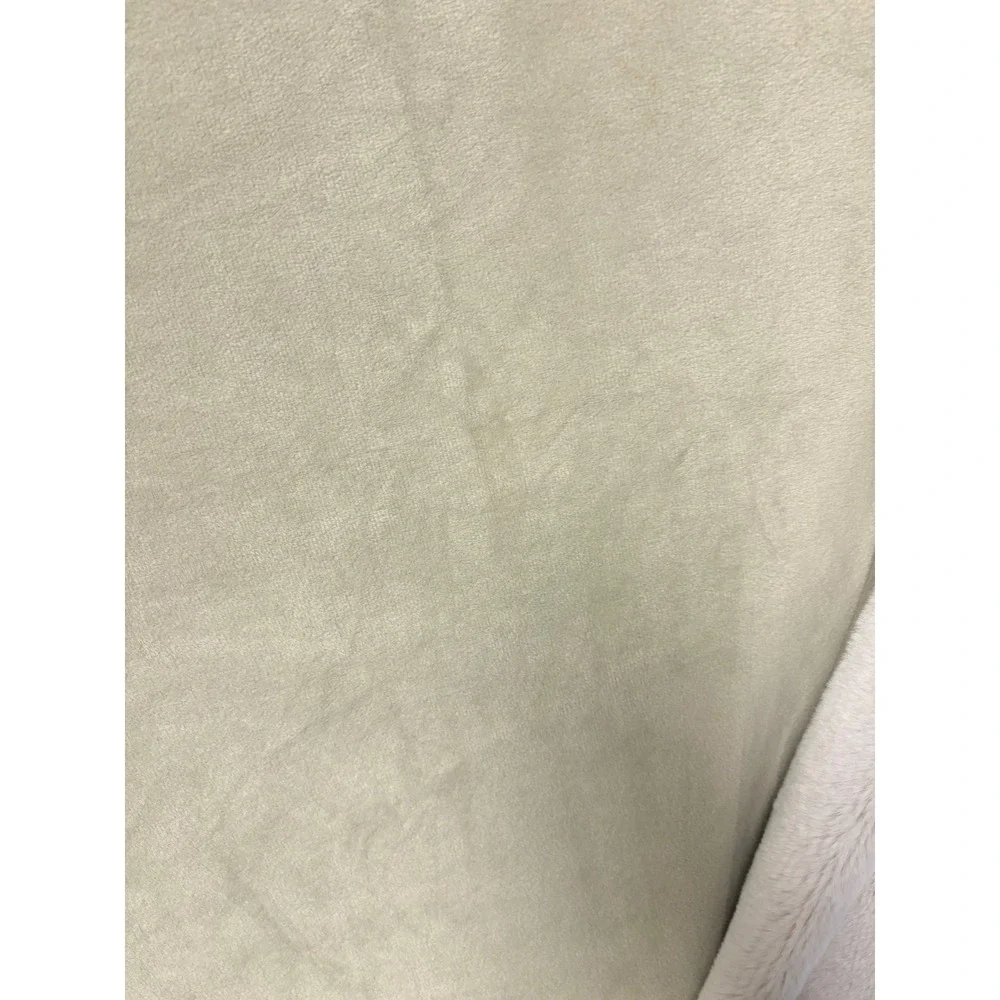 Bearpaw Reversible Faux Fur Velvet Throw Blanket‎ Sage Gray 60x48